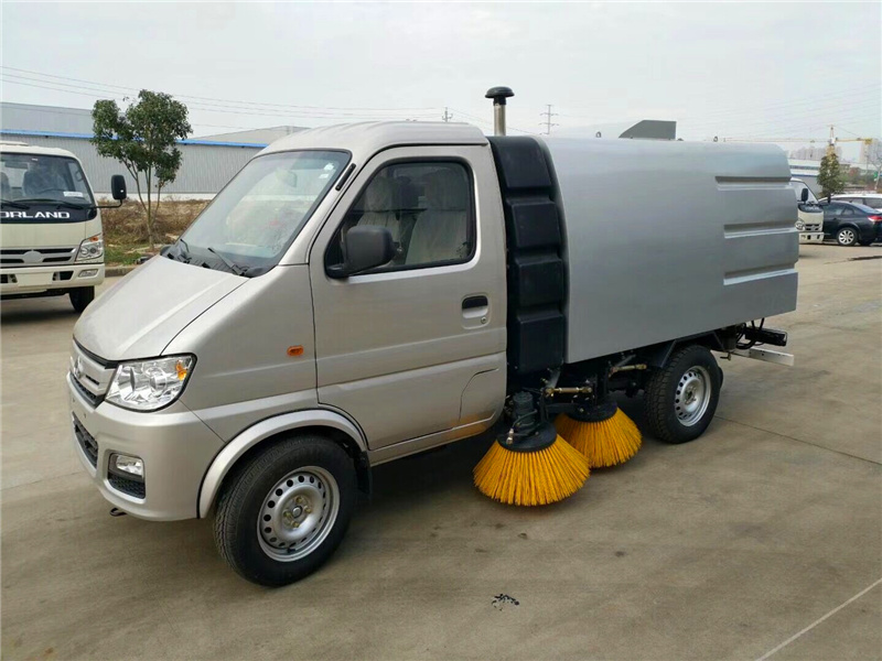 长安小型扫路车（0.8水/2尘）